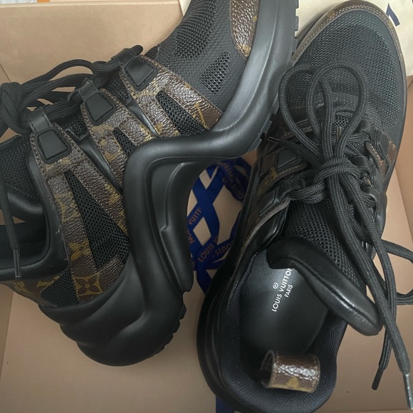 Louis Vuitton Archlight Sneaker - Picture 2 of 7
